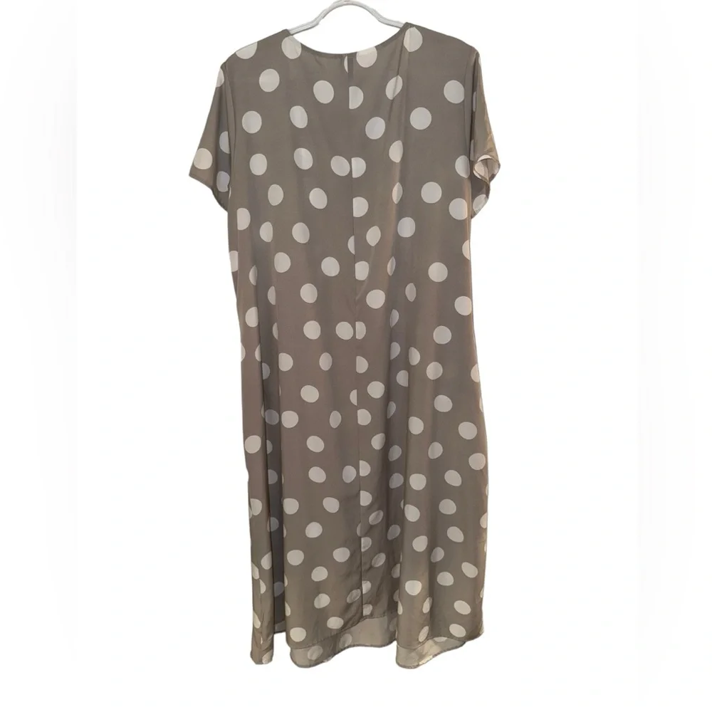 Women’s Emery Rose Light Gray & White Short Sleeved Round Neck Dress. Size XXL. - Picture 6 of 8